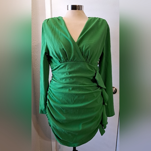 💜Area Stars Ruched Long Sleeve Dress💜 - Picture 7 of 12